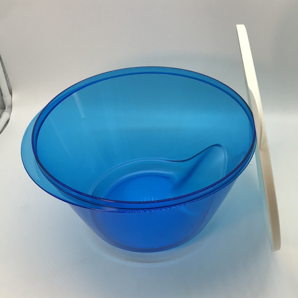 Tupperware Delux Bowl Salad 5.5 Liter